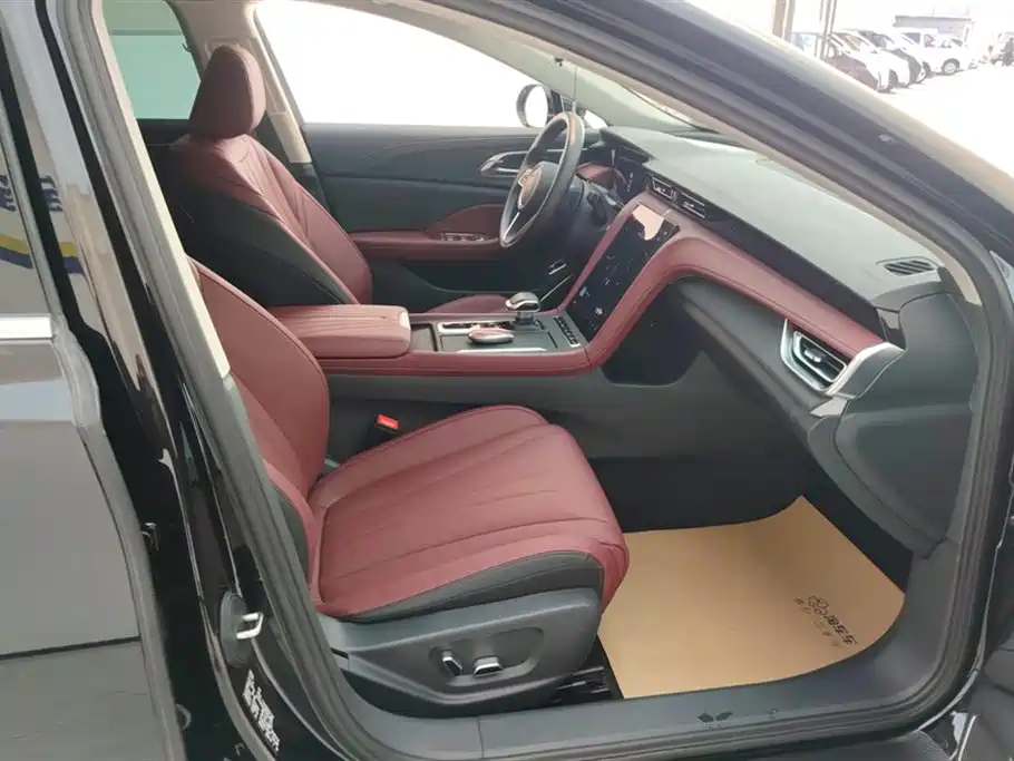 Hongqi H5 2024 1.5T DCT Smart Connect Flag Rhythm Edition фото 8