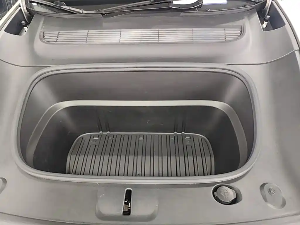 Tesla Model Y L 2025 2025 Facelift Long Range AWD