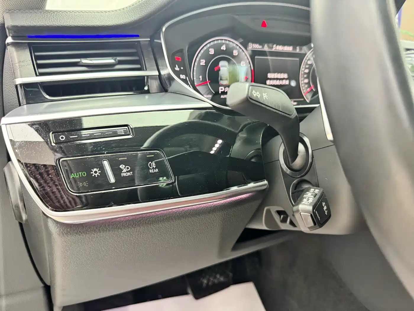 Audi A8 2023 A8L 50 TFSI quattro Exclusive фото 15