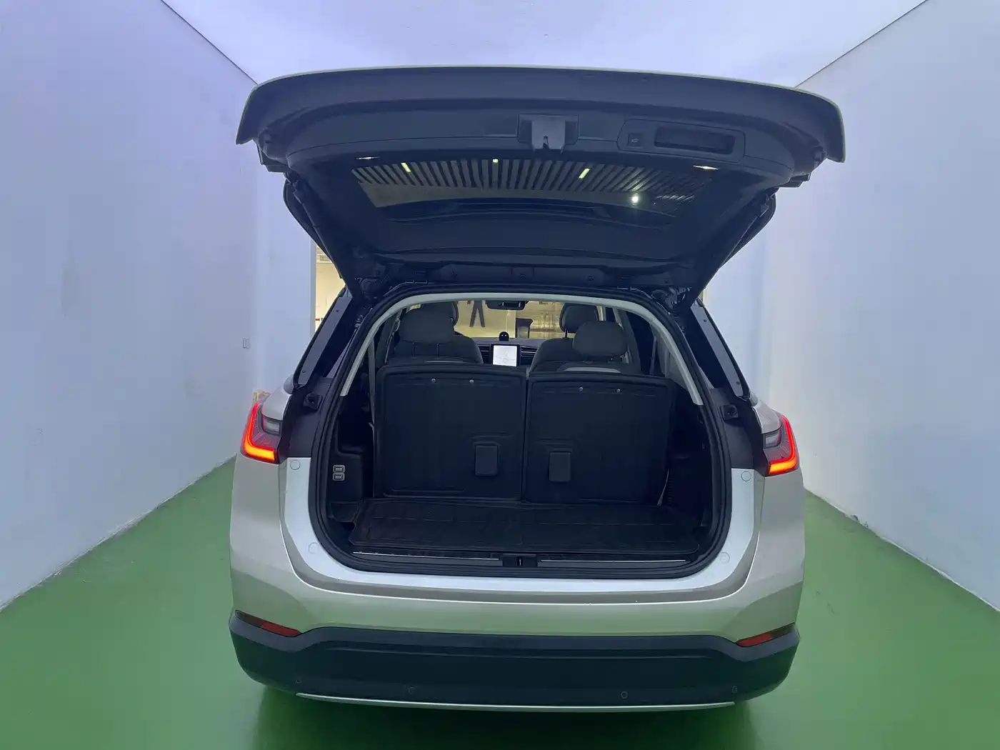 NIO ES8 2019 2018 355KM Standard 6-Seater