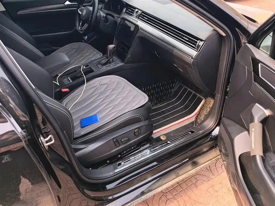 Volkswagen Magotan 2021 330TSI DSG 30th Anniversary Edition фото 8