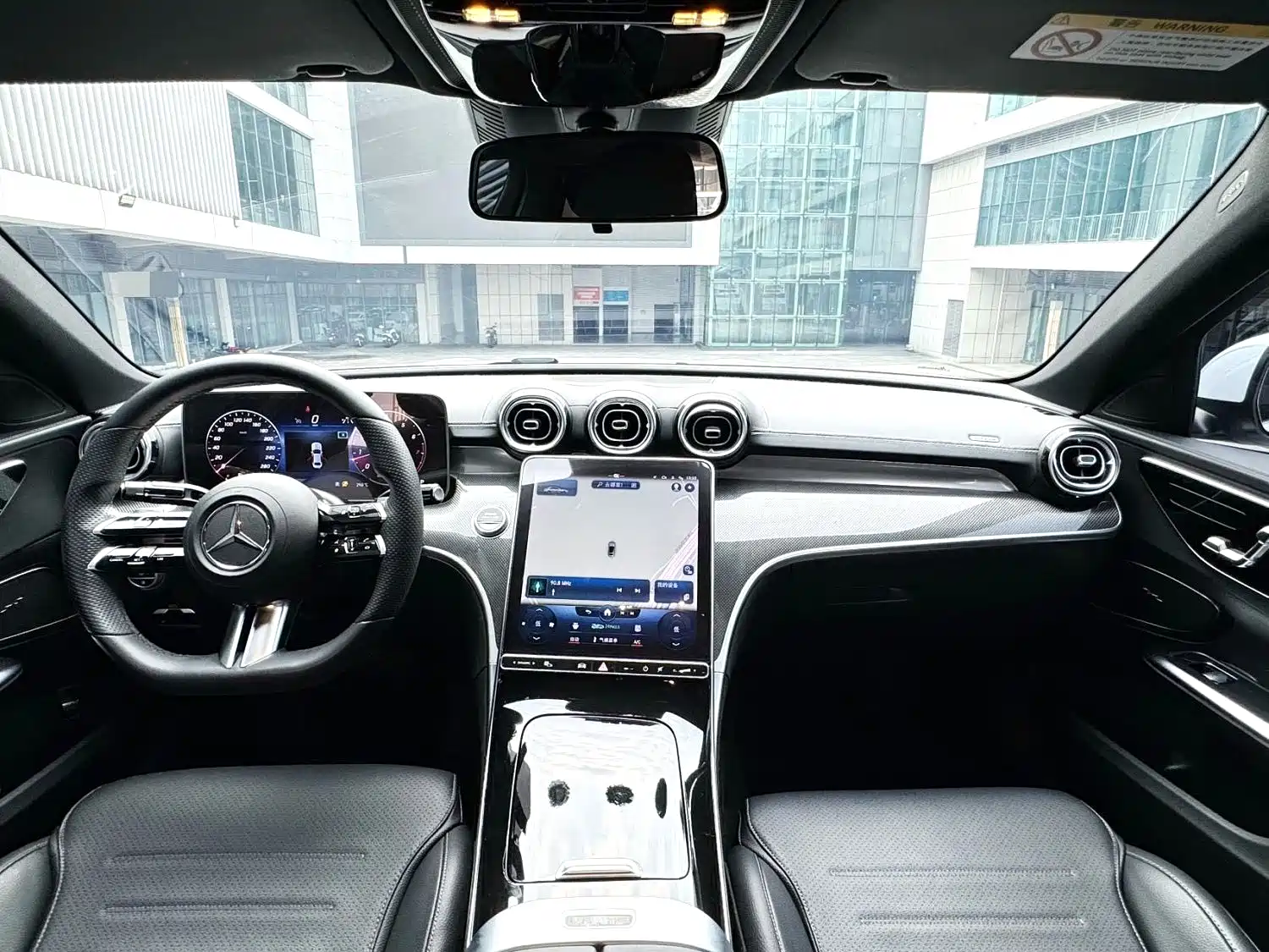 صورة 2 - Mercedes-Benz C-Class
