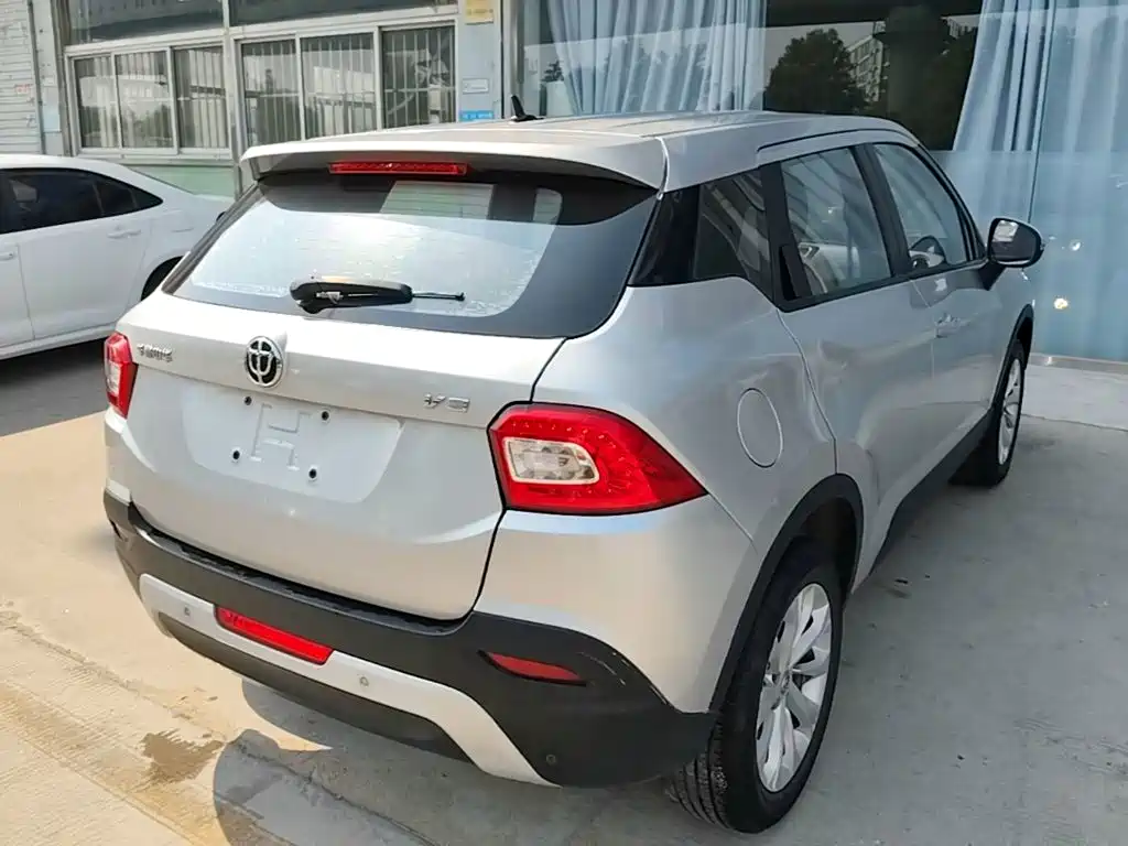 Фото 7 - Zhonghua V3
