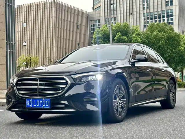 Mercedes-Benz E-Class 2025