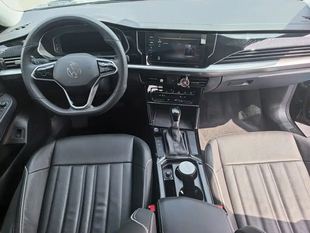 Фото 7 - Volkswagen Passat