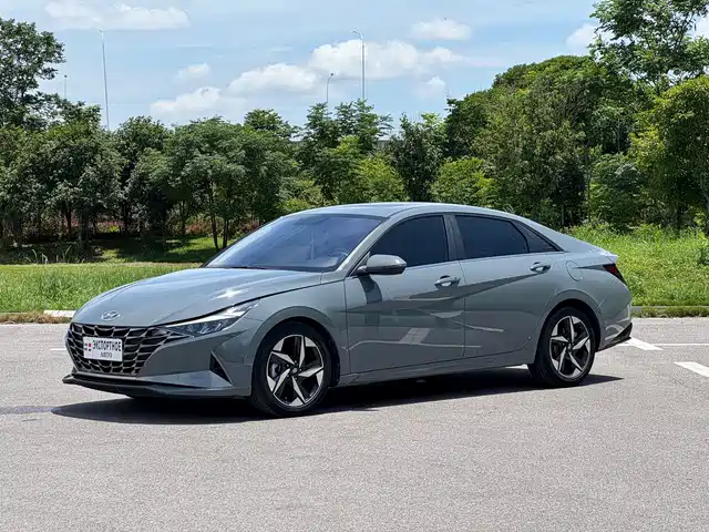 Hyundai Elantra 2023