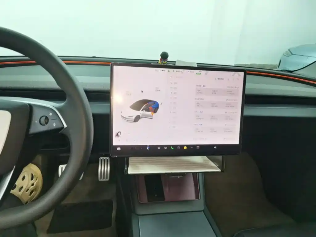 Tesla Model 3 2026 2025 Model Year Facelift Rear-Wheel Drive