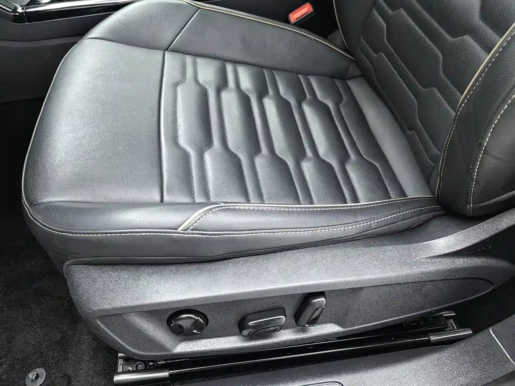 Фото 20 - Volkswagen Passat