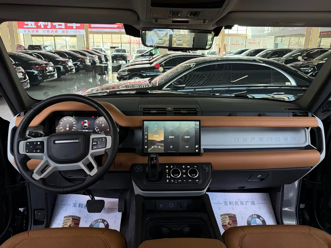 Land Rover Defender 2024 110 3.0T P400 Dark Special Edition фото 9