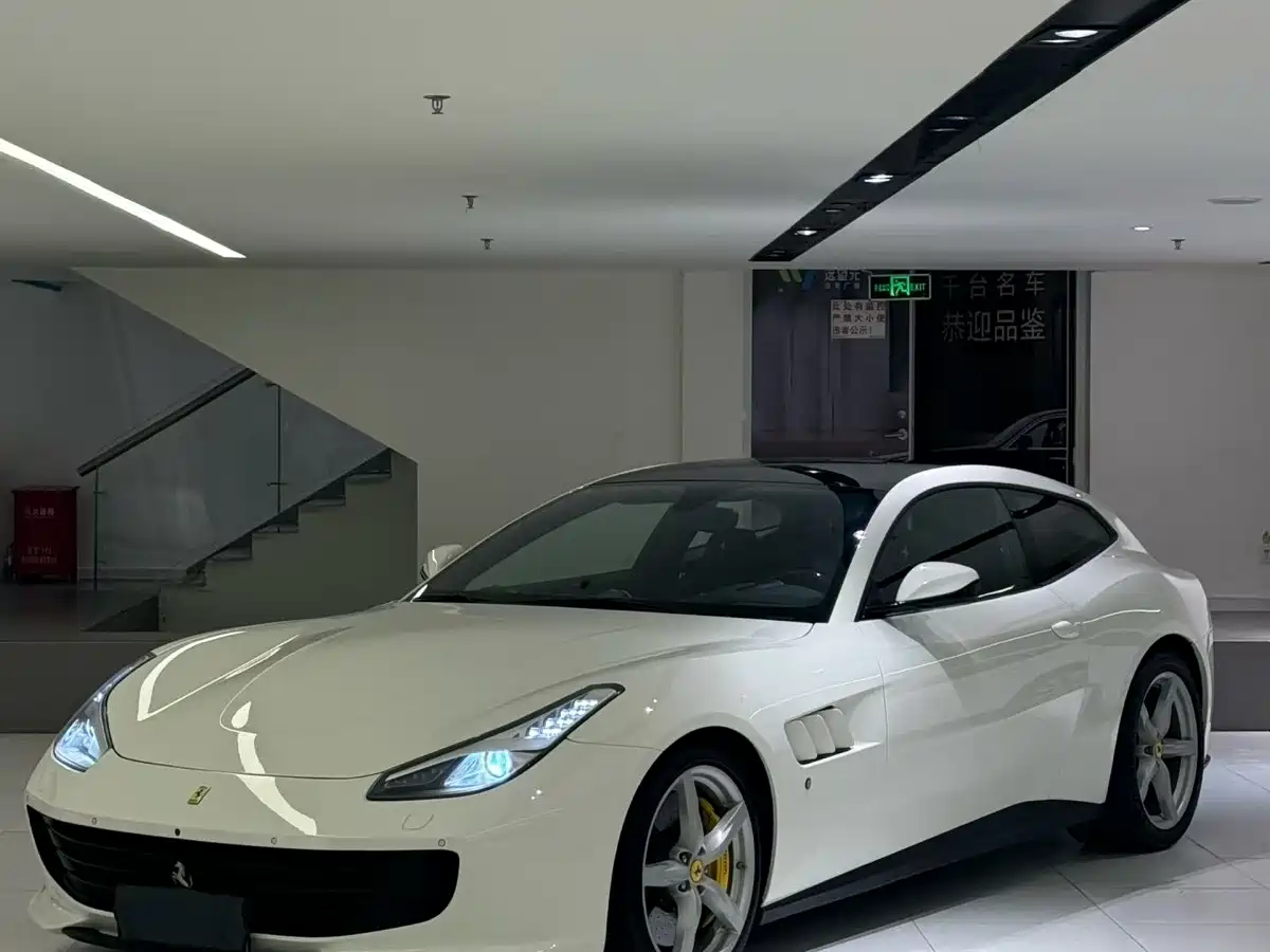 Ferrari GTC4Lusso 2019 2017 3.9T V8