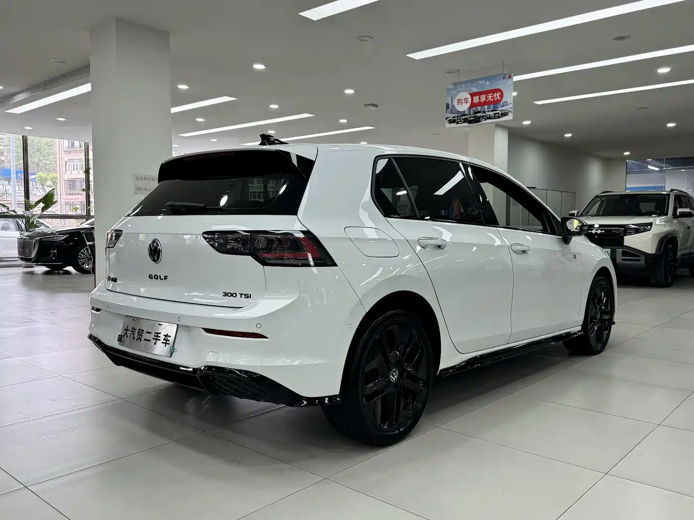 Volkswagen Golf 2023 Model 280TSI DSG R-Line фото 5