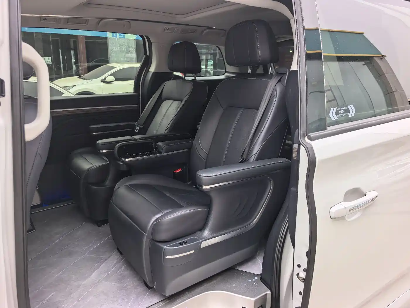 GAC Trumpchi Trumpchi M8 2023 Master Series 390T Prestige Edition фото 12