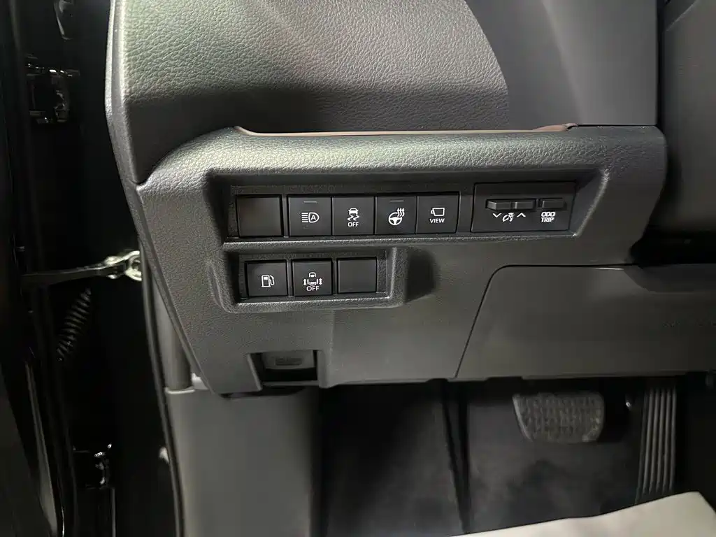 Toyota Granvia 2026 2026 Model 2.5L Hybrid Flagship ULTRA Edition