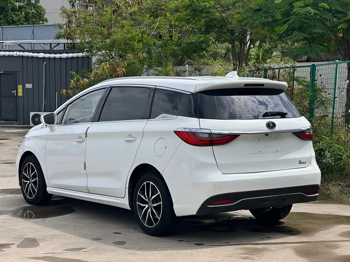 BYD Song MAX 2017 1.5T Auto Smart Elite 7-Seater фото 8