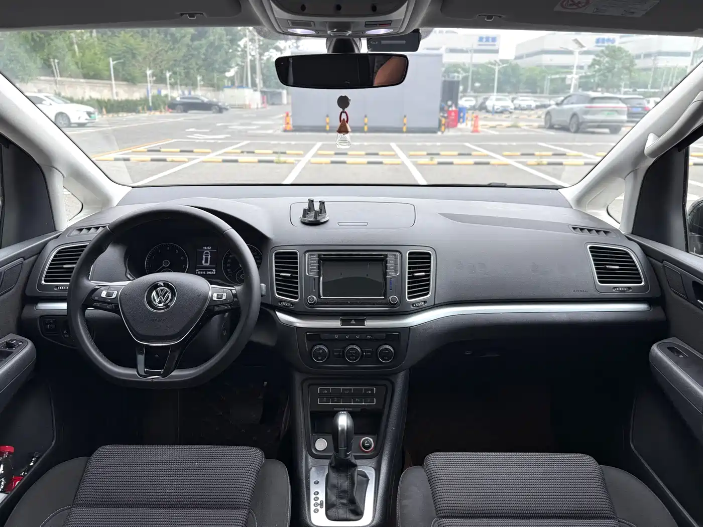 Volkswagen Sharan 2018 380TSI Comfort 6-Seater фото 10