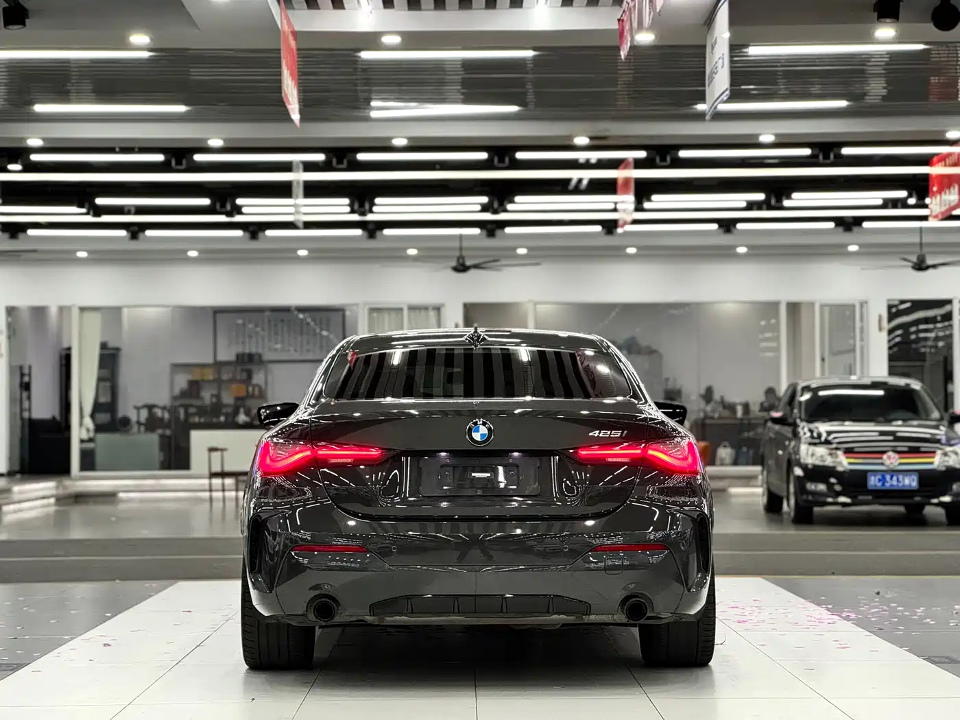 BMW 4 Series 2023 425i M Sport Shadowline Package фото 6