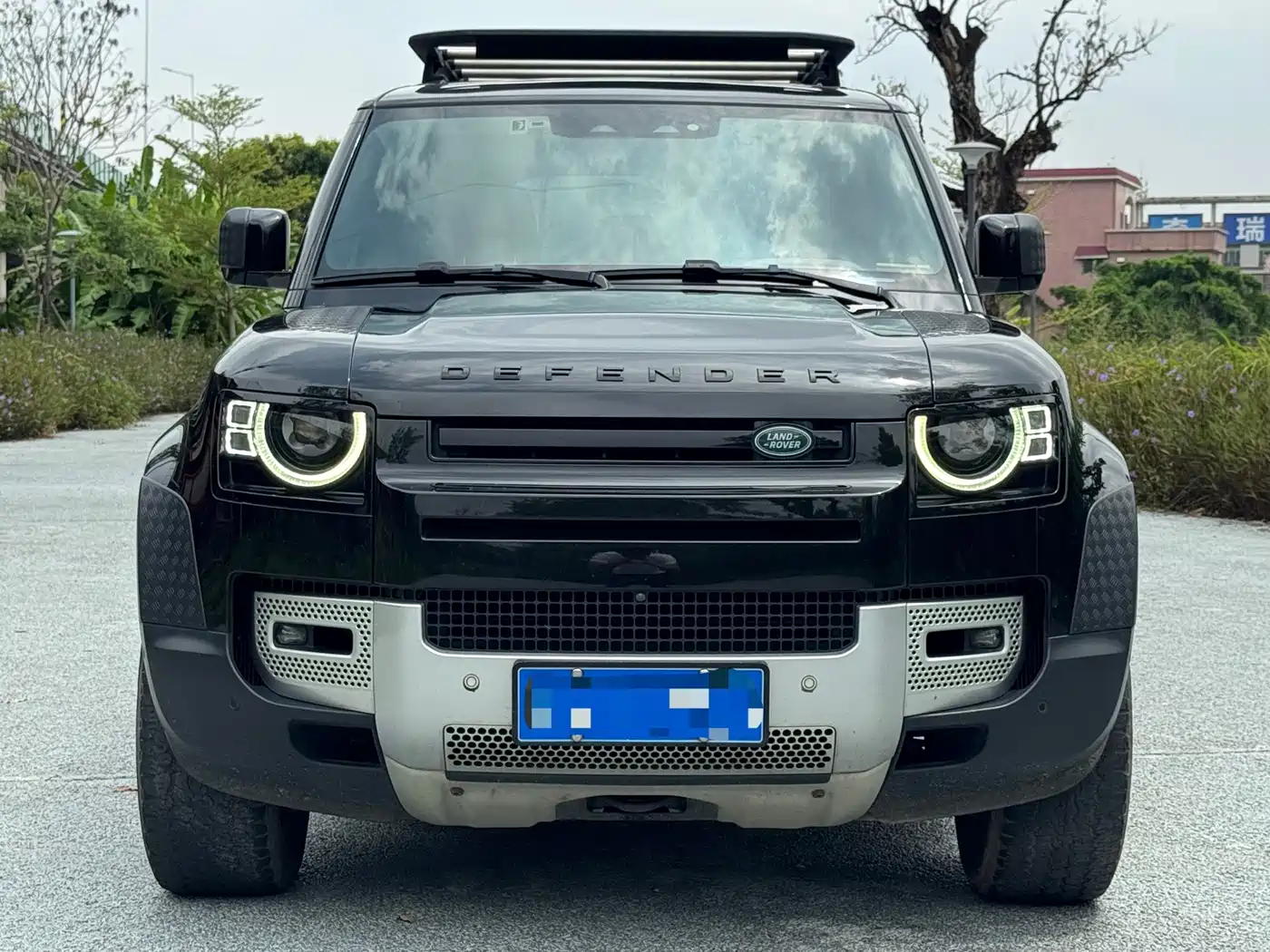 Photo 2 - Land Rover Defender