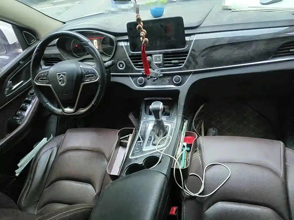 Baojun 560 2017 2017 1.5T DCT Flagship 7-seater