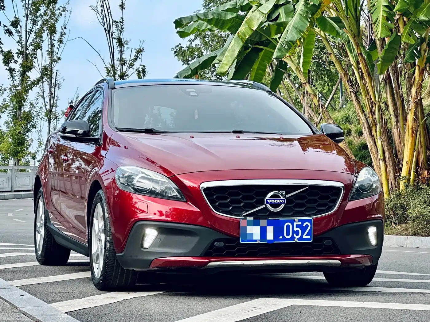 Photo 2 - Volvo V40