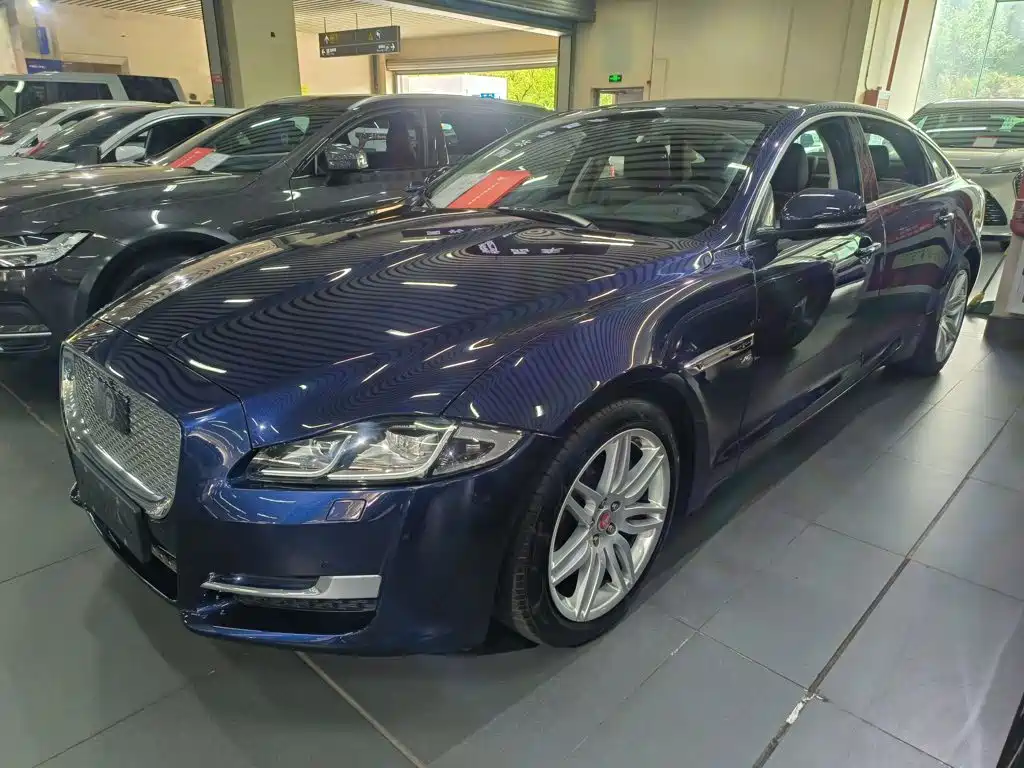 2018 Jaguar XJ