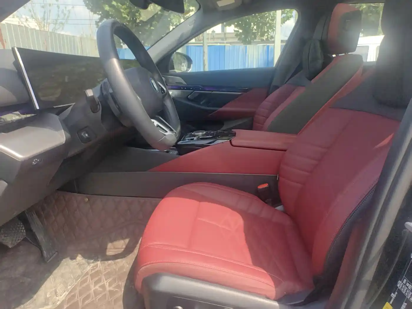 Фото 4 - BMW i5