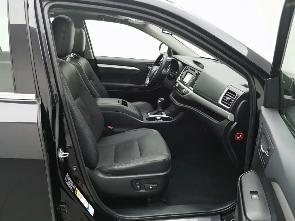 Фото 23 - Toyota Highlander