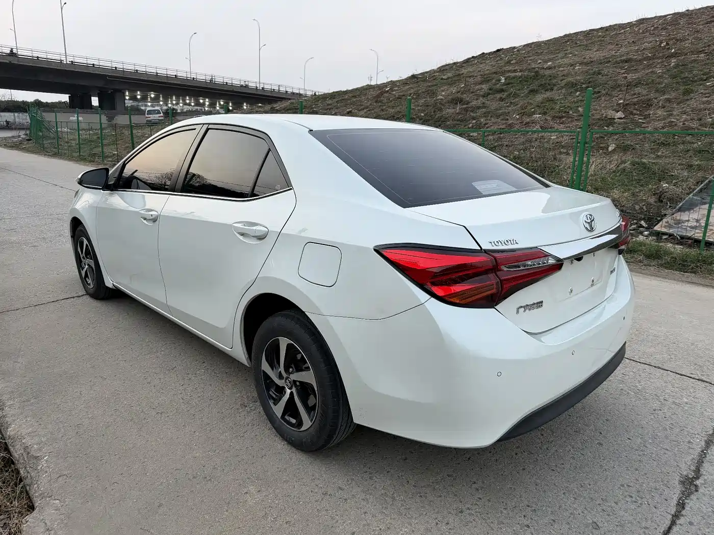 Toyota Levin 2017 Facelift 185T CVT Elite (China V) фото 12