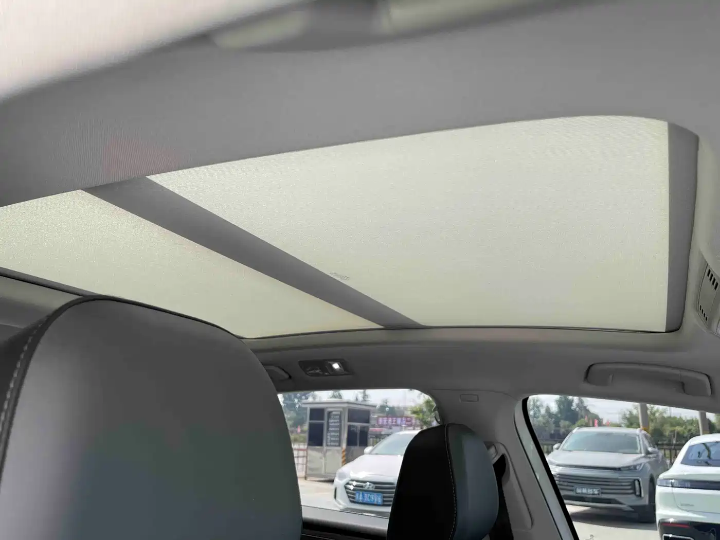 Volkswagen Sagitar 2025 300TSI DSG Surpass Edition фото 12