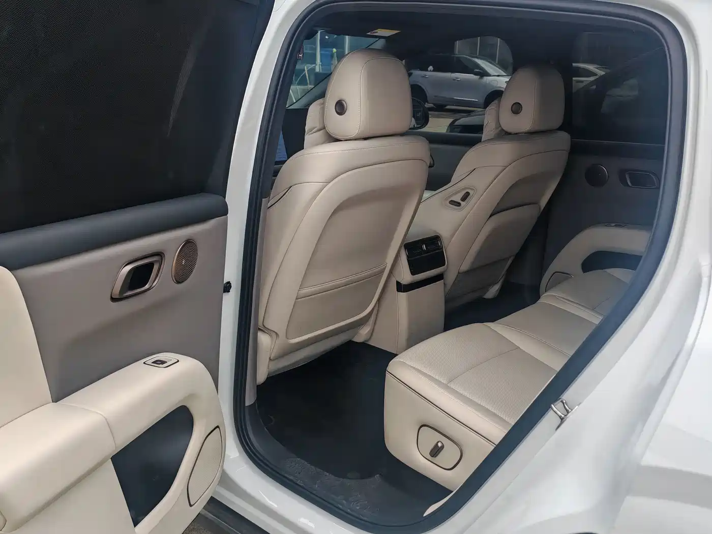 Li Auto i6 2026 2025 2WD Base Model