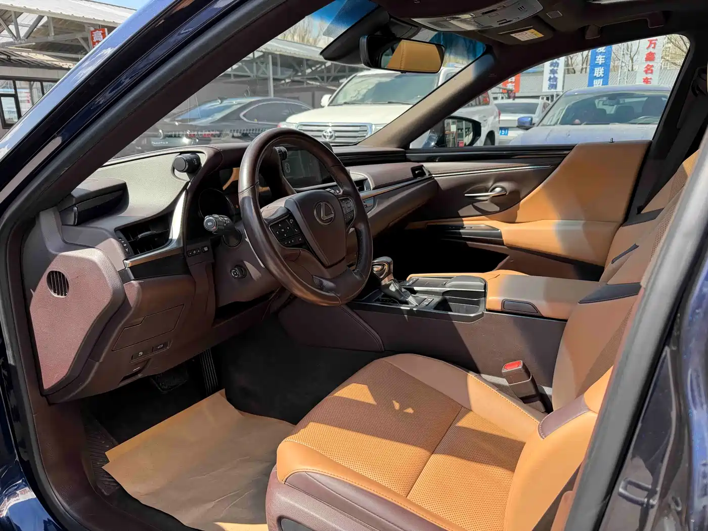 Lexus ES 2018 300h Excellence Edition China V фото 7