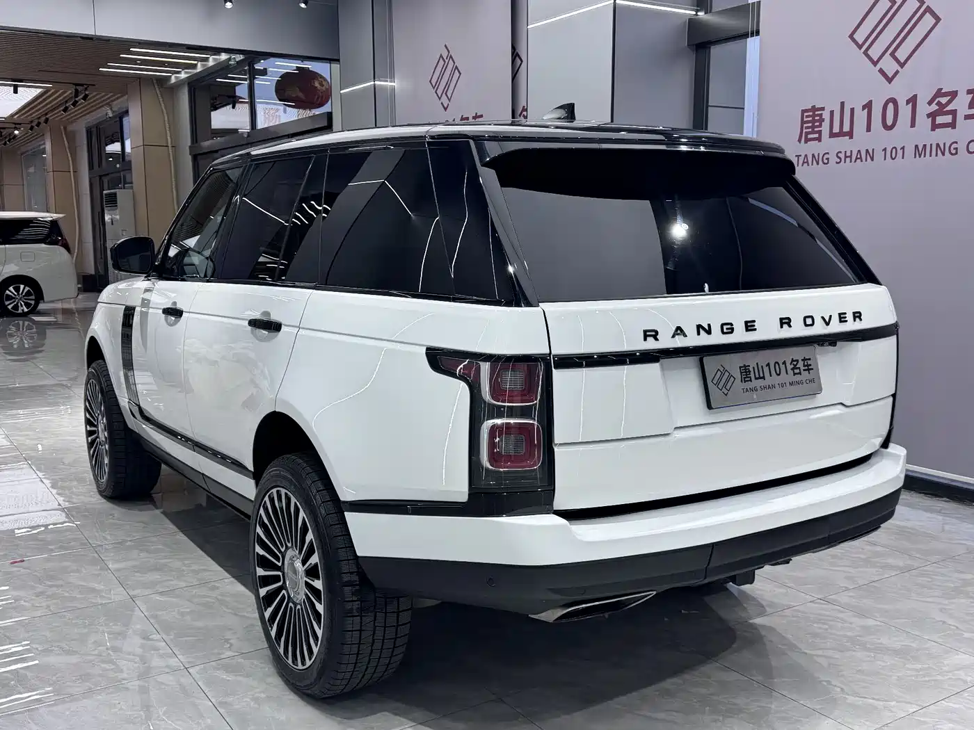 Land Rover Range Rover 2018 3.0 SC V6 Golden Age Edition фото 7