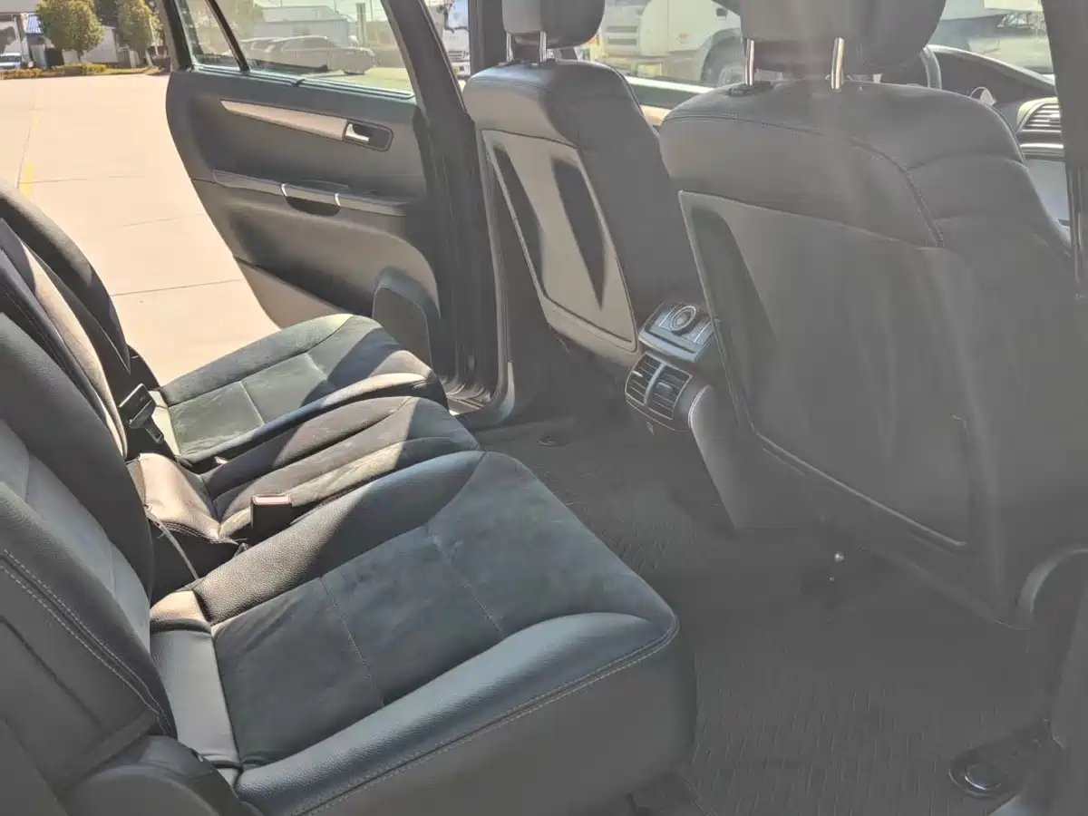 Mercedes-Benz R-Class 2017 R 320 4MATIC Luxury Collector's Edition фото 10