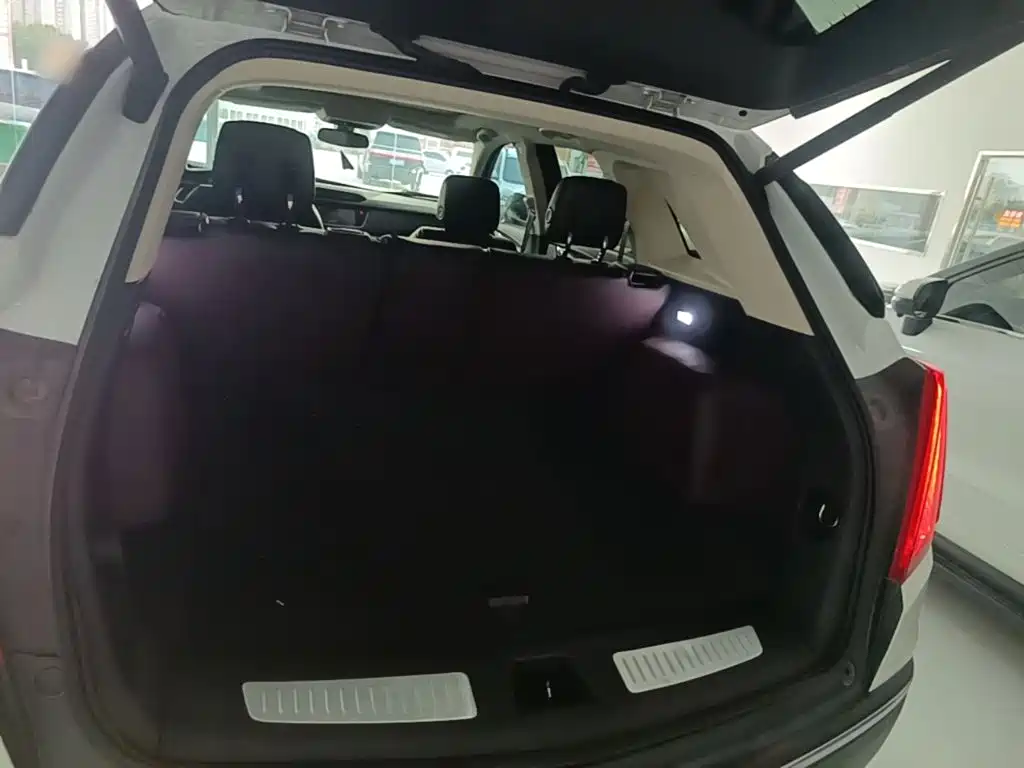 Cadillac XT5 2016 2016 28T AWD Luxury Model
