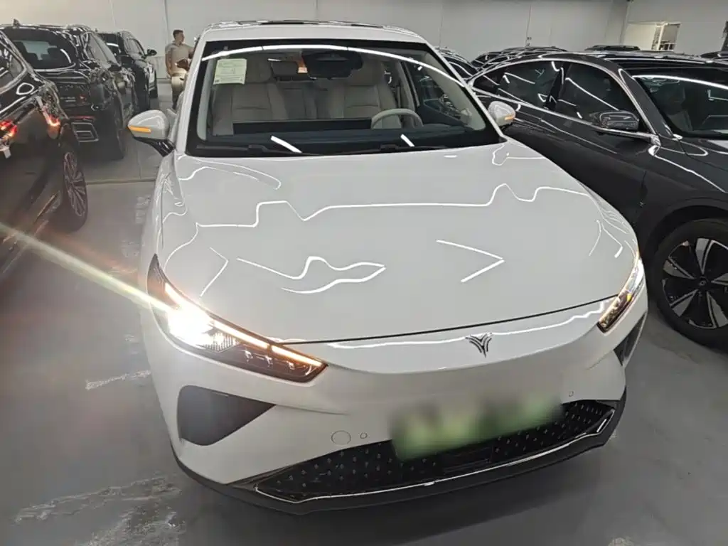 Nezha Auto Nezha L 2026 2024 Extended Range 310 Flash Charge Red Edition