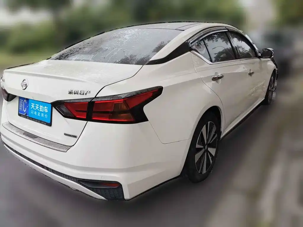 Фото 2 - Nissan Teana
