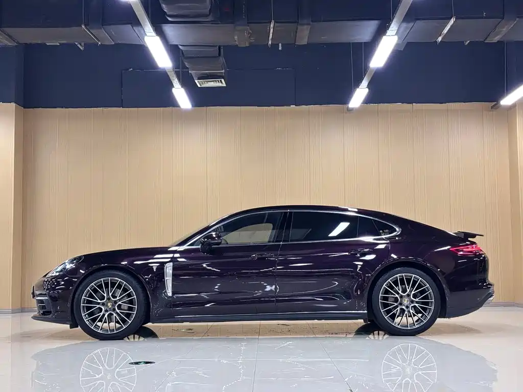 Фото 9 - Porsche Panamera
