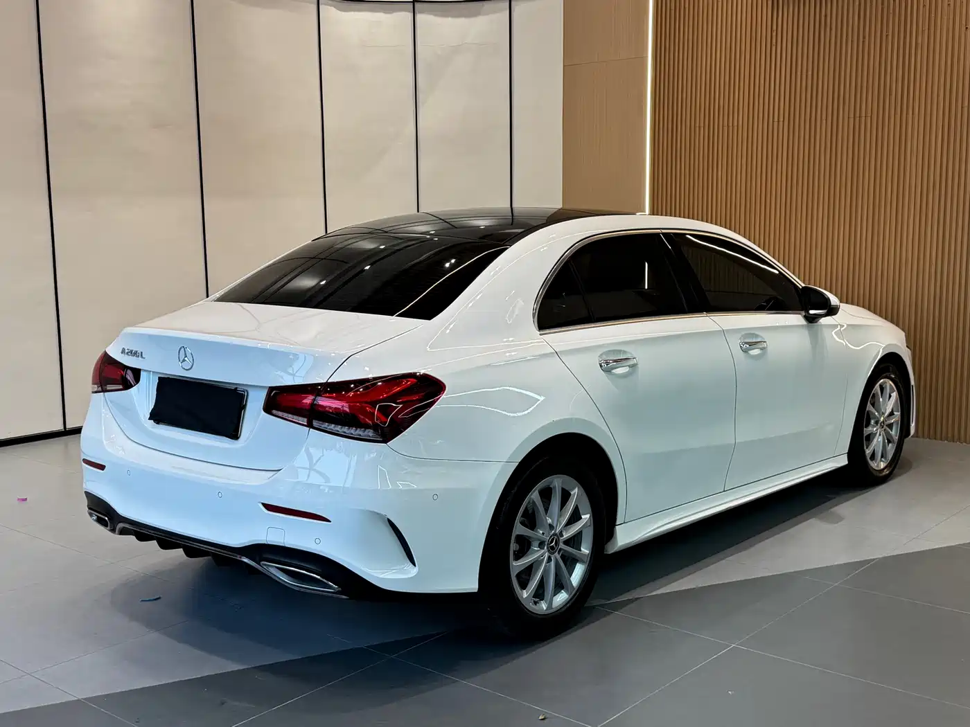Mercedes-Benz A-Class 2019 A 200 L Sport Sedan фото 18