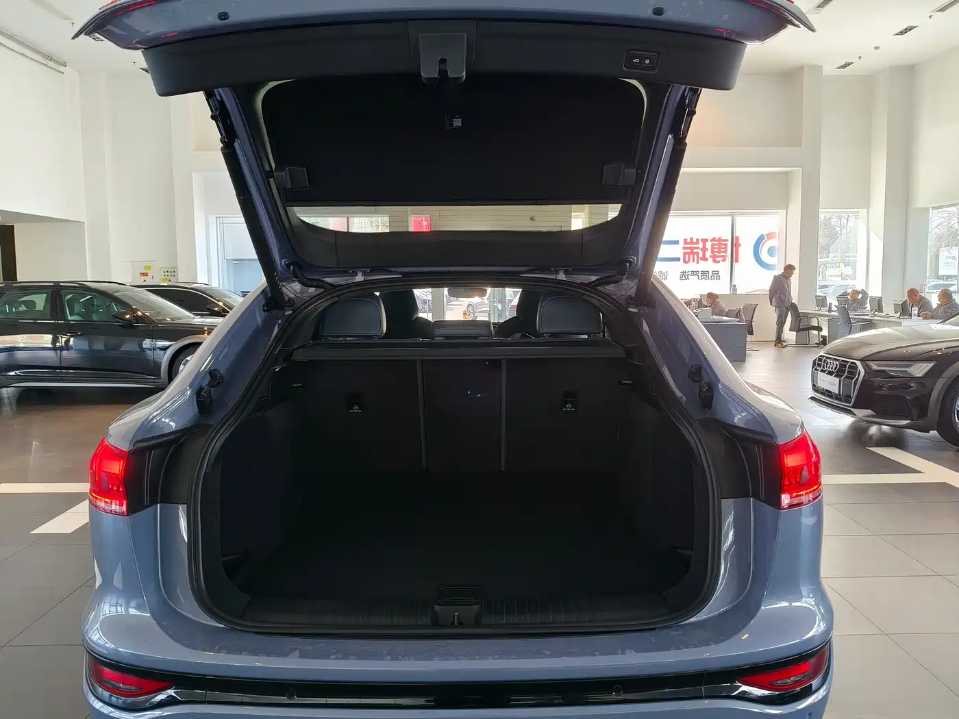 AUDI Q6L SPORTBACK E TRON