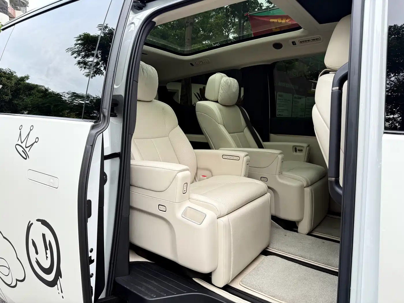 Li Auto MEGA 2025 2025 Model Home Family Special Edition