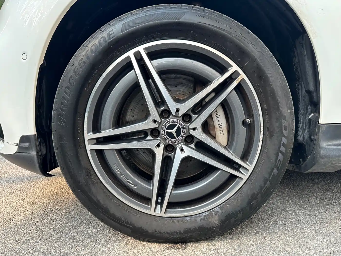 Photo 20 - Mercedes-Benz EQC