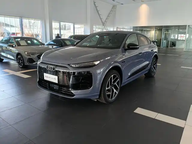 AUDI Q6L SPORTBACK E TRON
