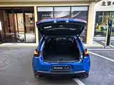 Фото 26 - Lexus UX