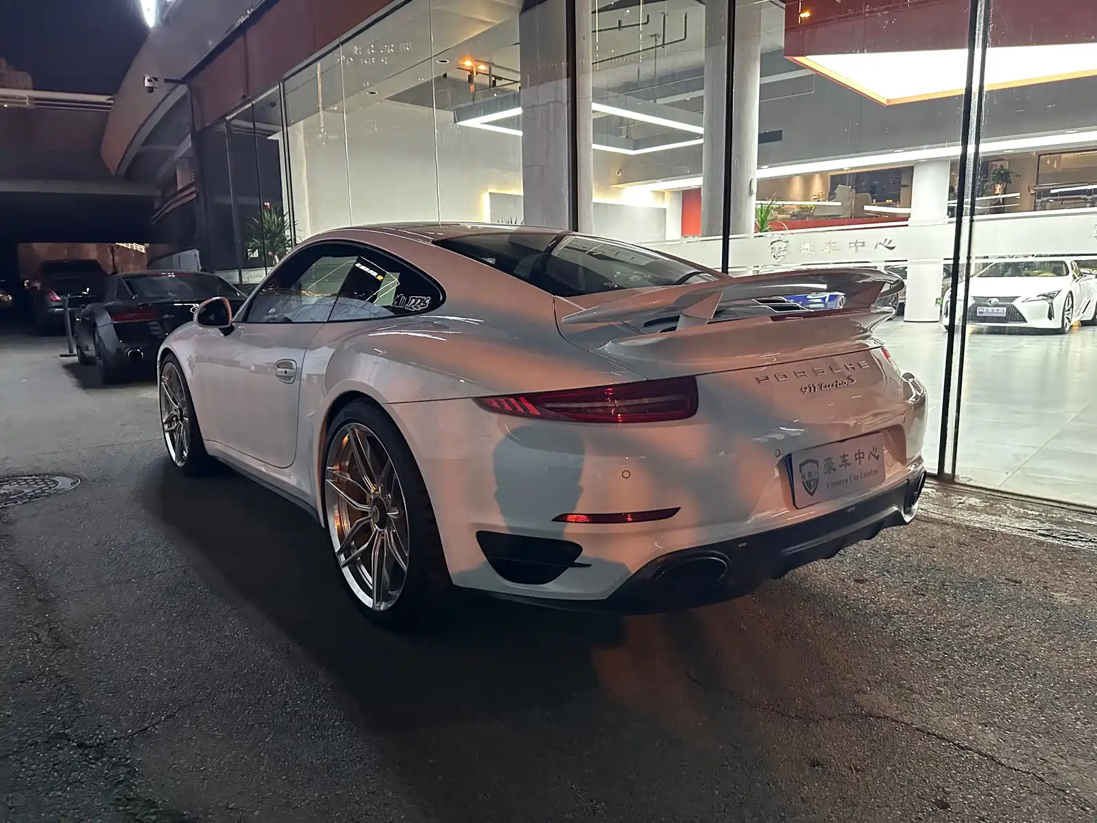 Photo 9 - Porsche 911