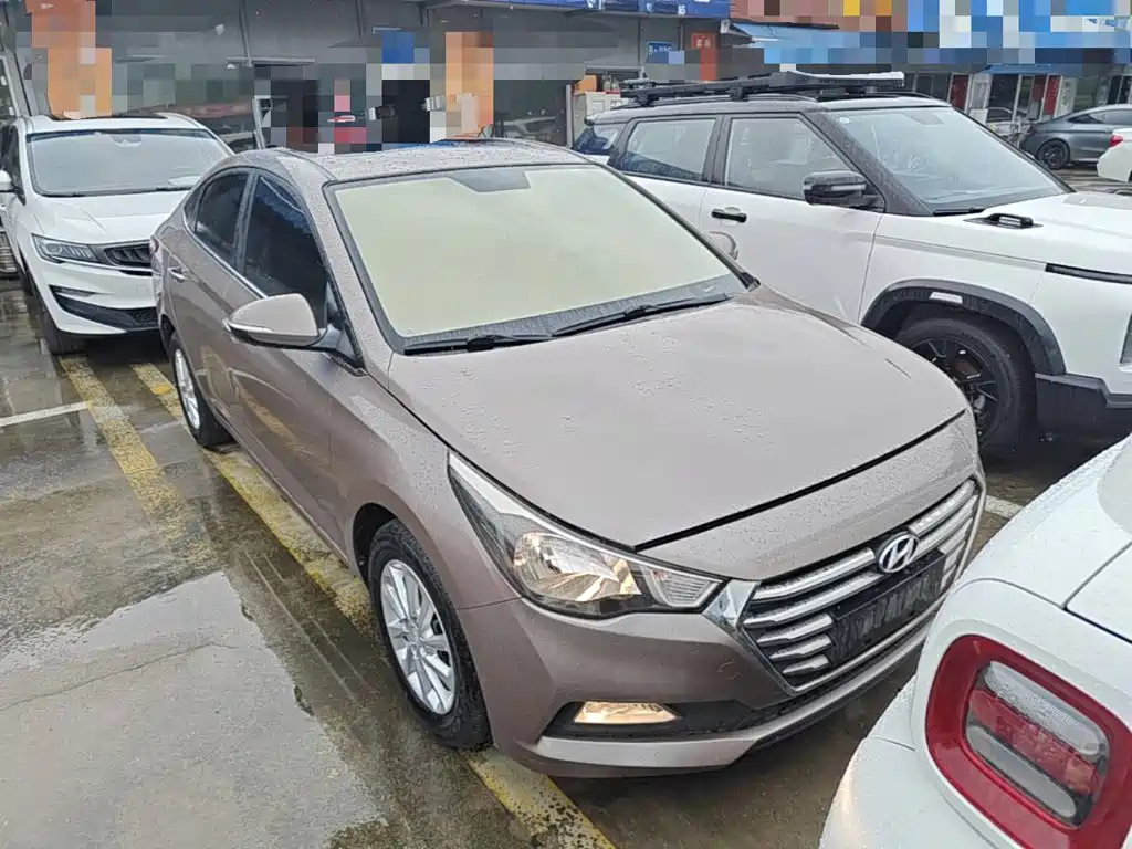 Фото 4 - Hyundai Verna