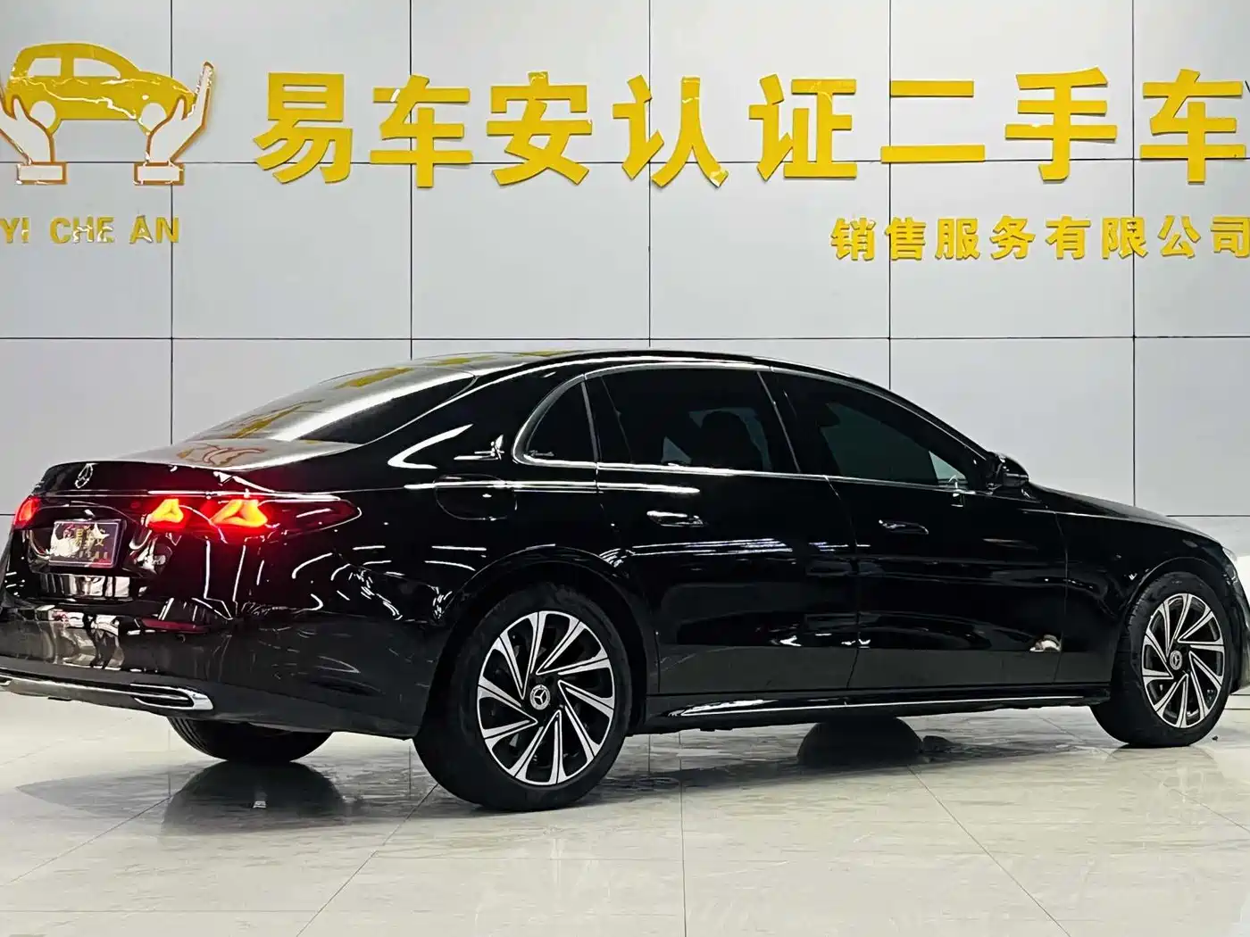 Mercedes-Benz E-Class 2024 Model E 300 L Luxury фото 8