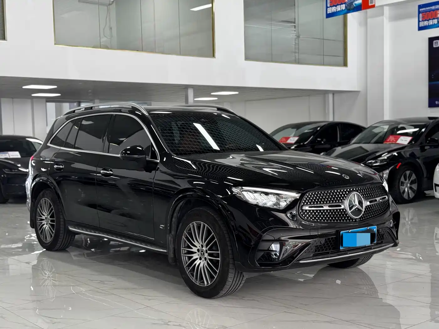 Photo 3 - Mercedes-Benz GLC