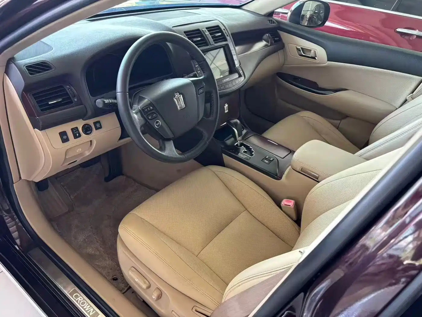 Фото 6 - Toyota Crown