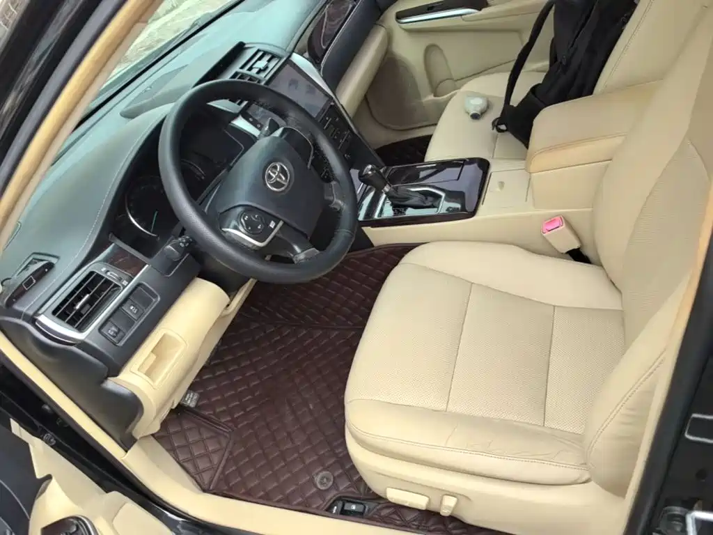Photo 15 - Toyota Camry