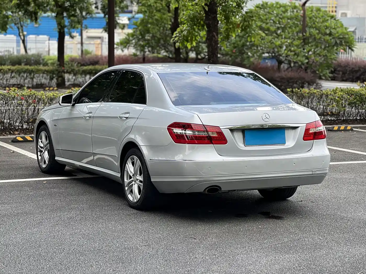 Фото 6 - Mercedes-Benz E-Class