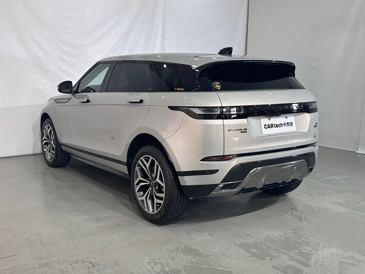 Land Rover Range Rover Evoque 2023 Range Rover Evoque L 249PS Luxury Edition фото 18
